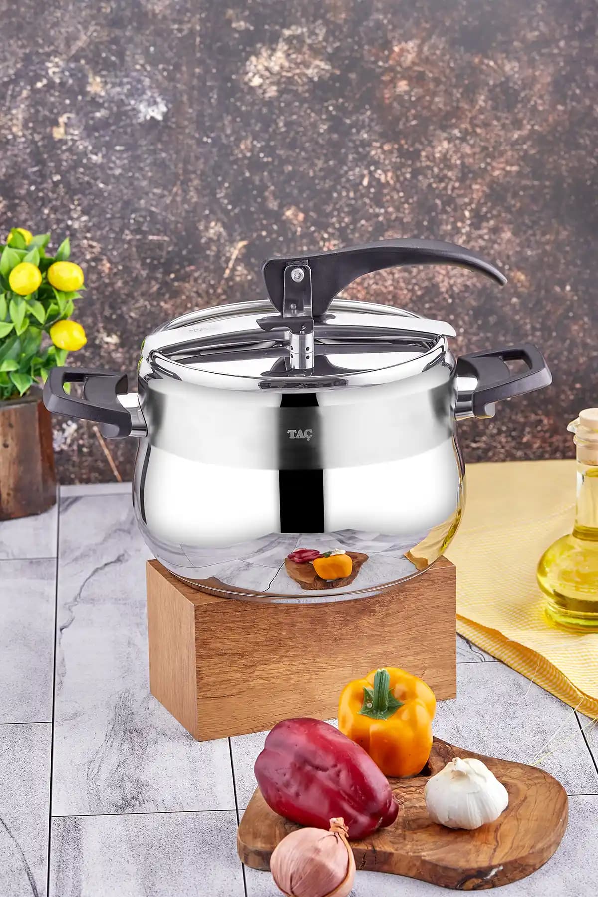 Taç Bengü Pro Düdüklü Tencere 8 Litre Siyah Güçlü ve Güvenilir Mutfak Arkadaşı