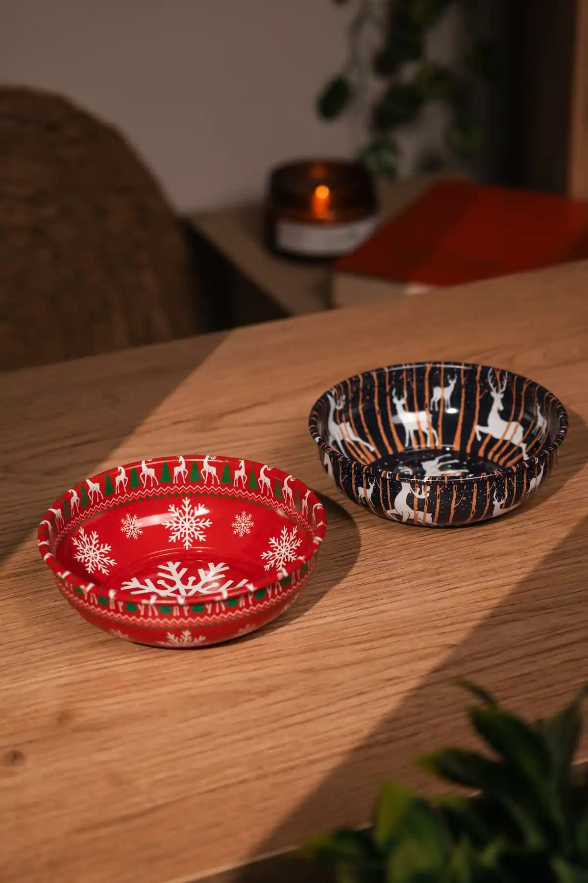 Yılbaşı Temalı Metal Kase Seti: Şık ve Dayanıklı Dekoratif Sunum Araçları