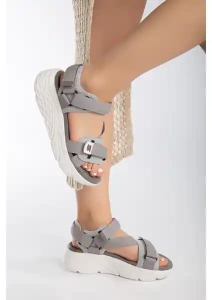 Kadın Günlük Spor Sandalet Dolgu Topuk Cırtlı Tasarım ve Konfor Özellikleri