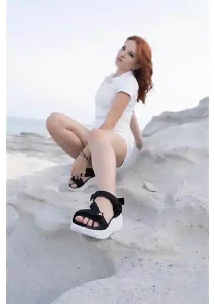 Kadınlar İçin Günlük Kullanıma Uygun Siyah Beyaz Spor Sandalet SS001-0178