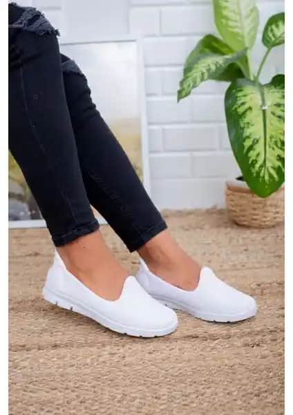 NeskaAvm Beyaz Yürüyüş Ayakkabısı: Şık ve Konforlu Kadın Spor Ayakkabısı Seçenekleri