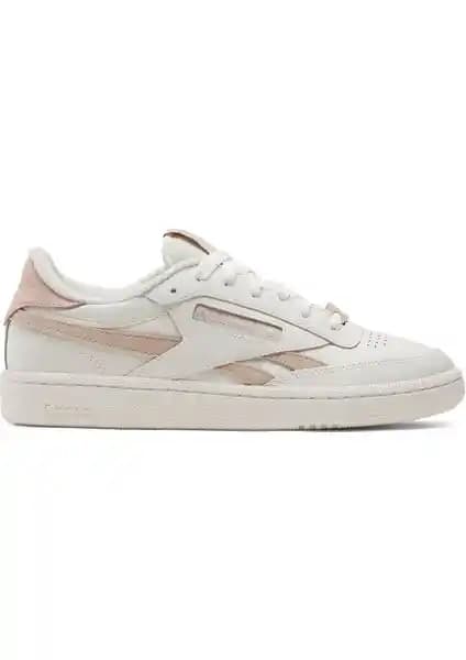 Reebok Club C Revenge Kadın Kırık Beyaz Sneaker Şıklık ve Konforu Bir Arada Sunar