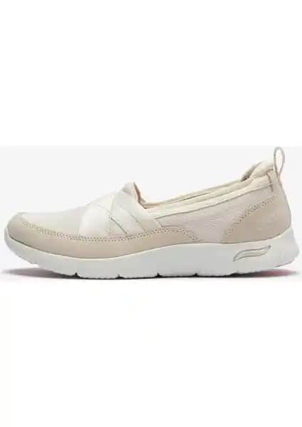 Skechers ARCH FİT REFİNE Kadın Günlük Ayakkabı: Konfor ve Şıklığın Modern Birleşimi