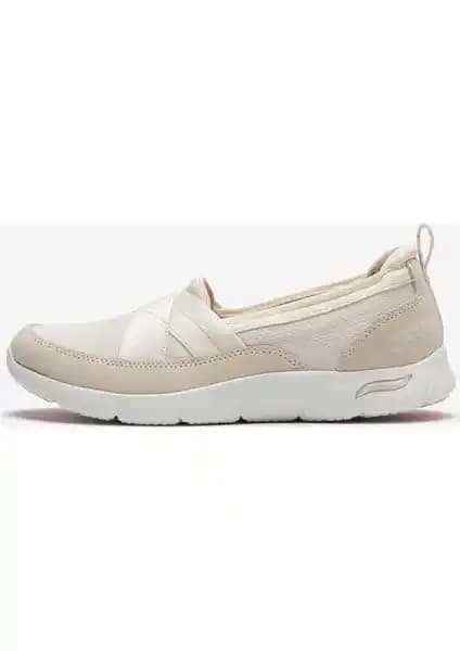 Skechers ARCH FİT REFİNE Kadın Günlük Ayakkabı: Konfor ve Şıklığın Modern Birleşimi