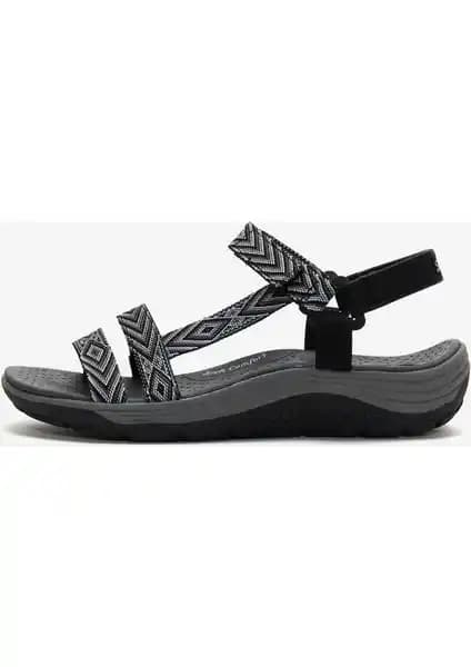 Skechers Kadın Siyah Sandalet: Konfor ve Şıklığın Modern Buluşması