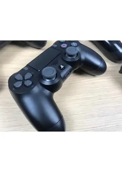 Sony PS4 Dualshock 4 V2 ve Kablosuz Kumanda V2 Karşılaştırması 1