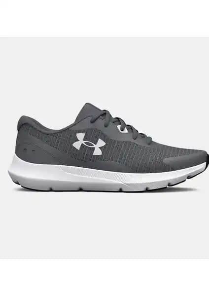 Under Armour Kadın UA Surge 3 Koşu Ayakkabısı: Hafiflik, Konfor ve Şıklığın Birleşimi