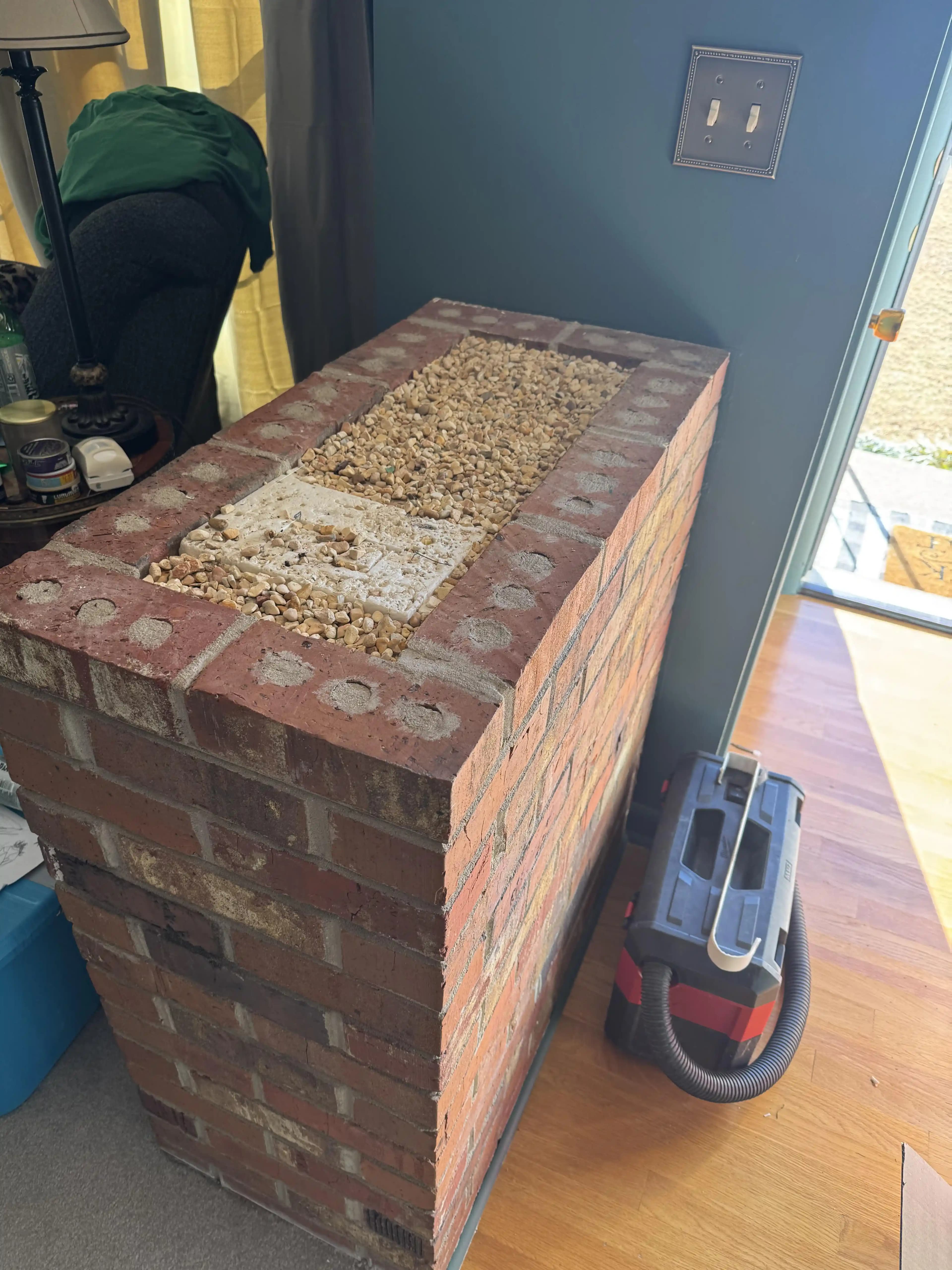 Girişteki Tuğla Yapılar İçin Dekoratif ve Fonksiyonel Yenileme Çözümleri