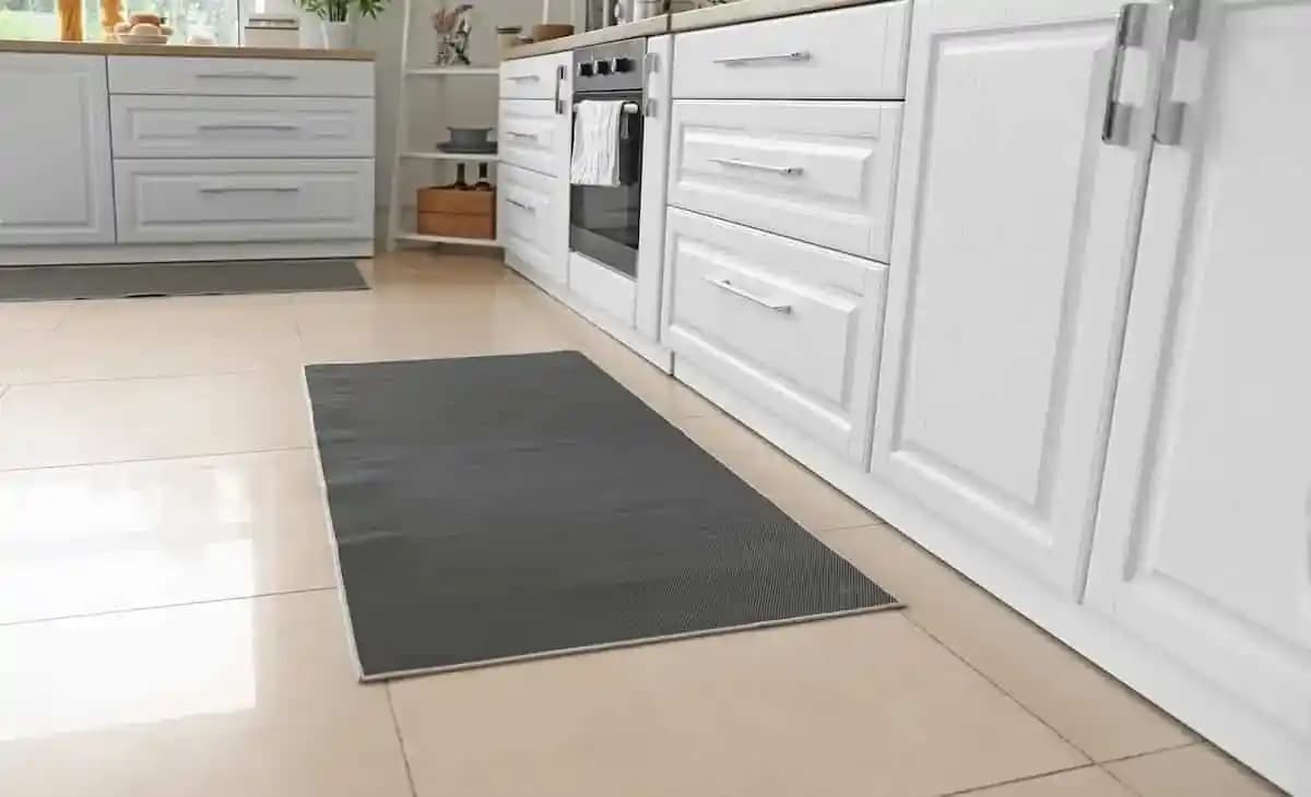 Mutfak Halısı Seçiminde Konfor, Temizlik ve Dekorasyon Uyumu Önemlidir
