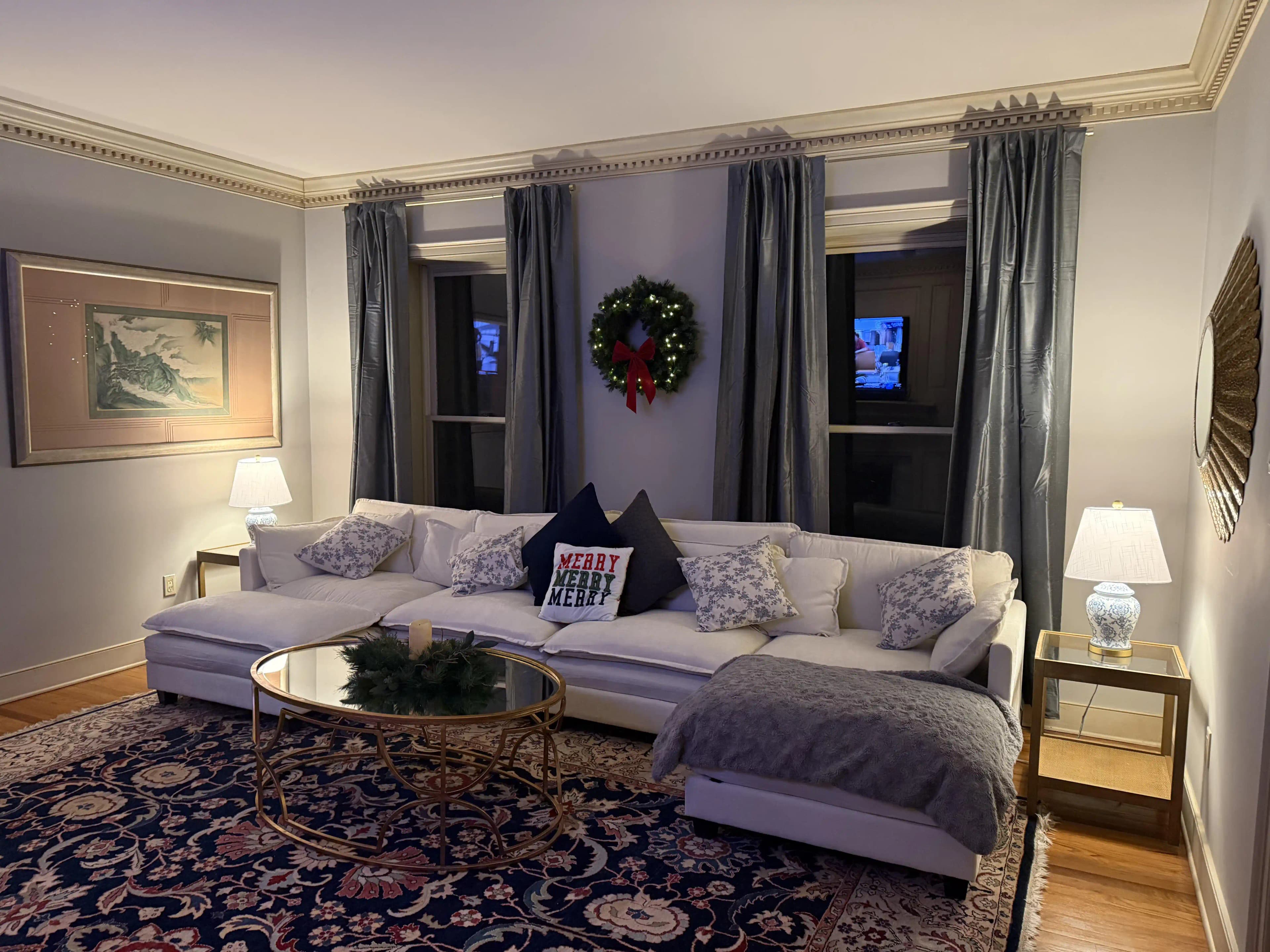 Yeni Kanepe Etrafında Dekorasyon: Renk Uyumu ve Fonksiyonel Mobilya Düzeni Önerileri