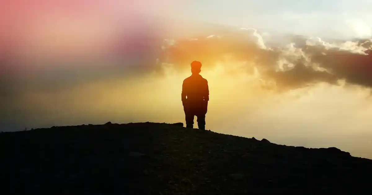 Ada Üstü Avize Seçenekleri ve Modern Mekanlar İçin Dekorasyon İpuçları