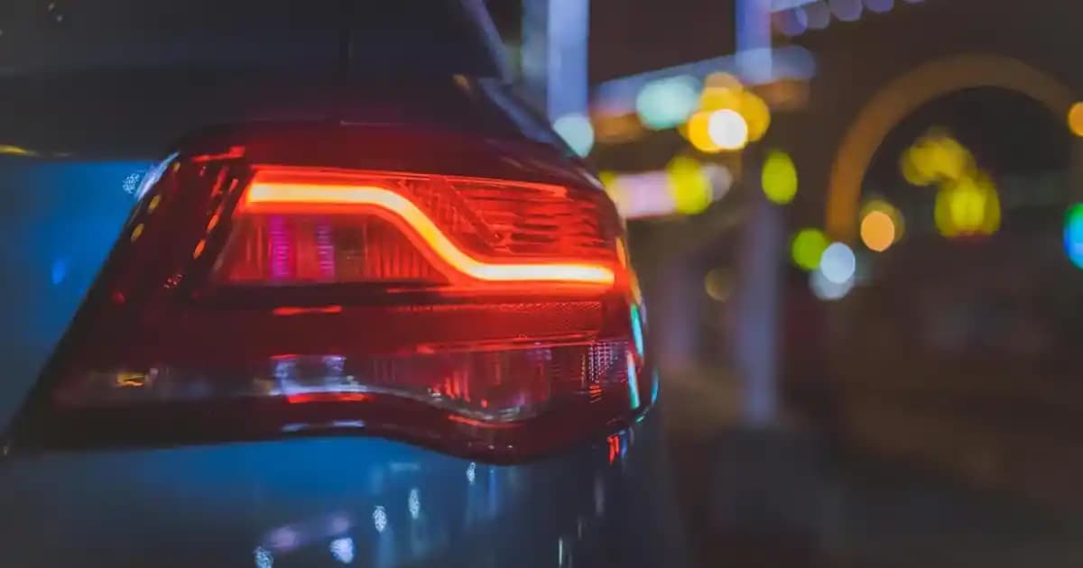 Ahşap Sandalye Minderleri ile Dekorasyon ve Konforu Artırmanın Yolları