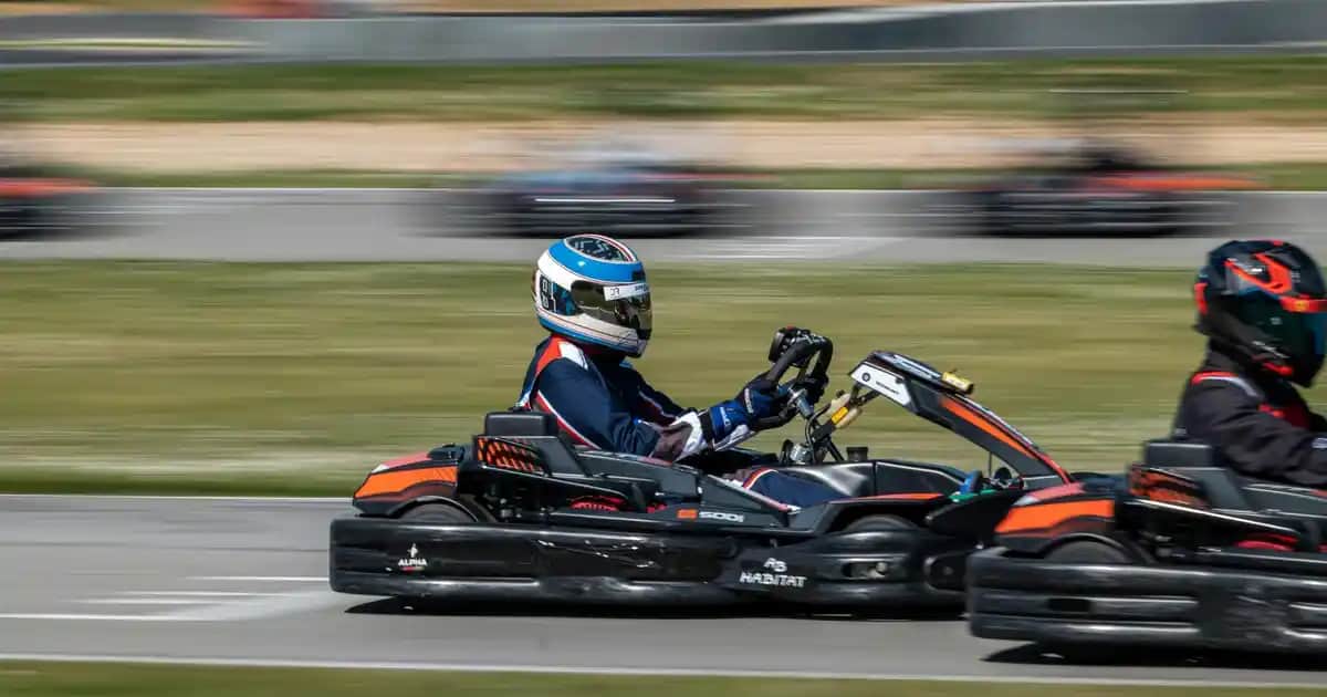 Beyaz Çift Kişilik Yatak Örtüsü Dekorasyonda Şıklık ve Konforun Anahtarı