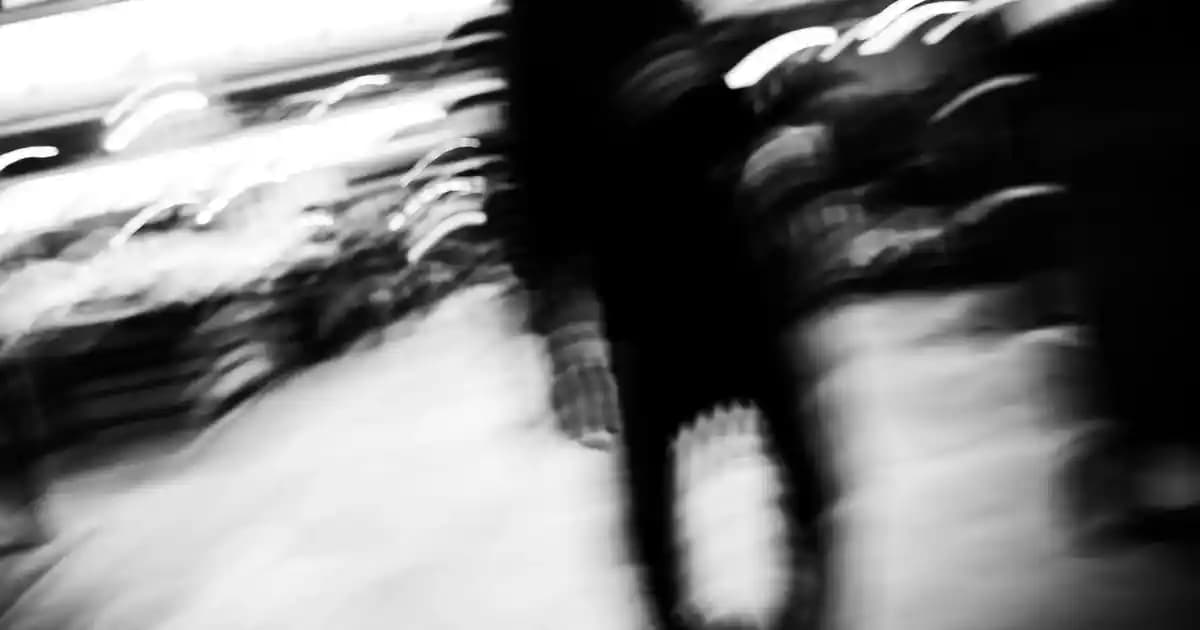 Beyaz Top Avize ile Modern ve Zarif Dekorasyon Çözümleri 75-90 Karakter