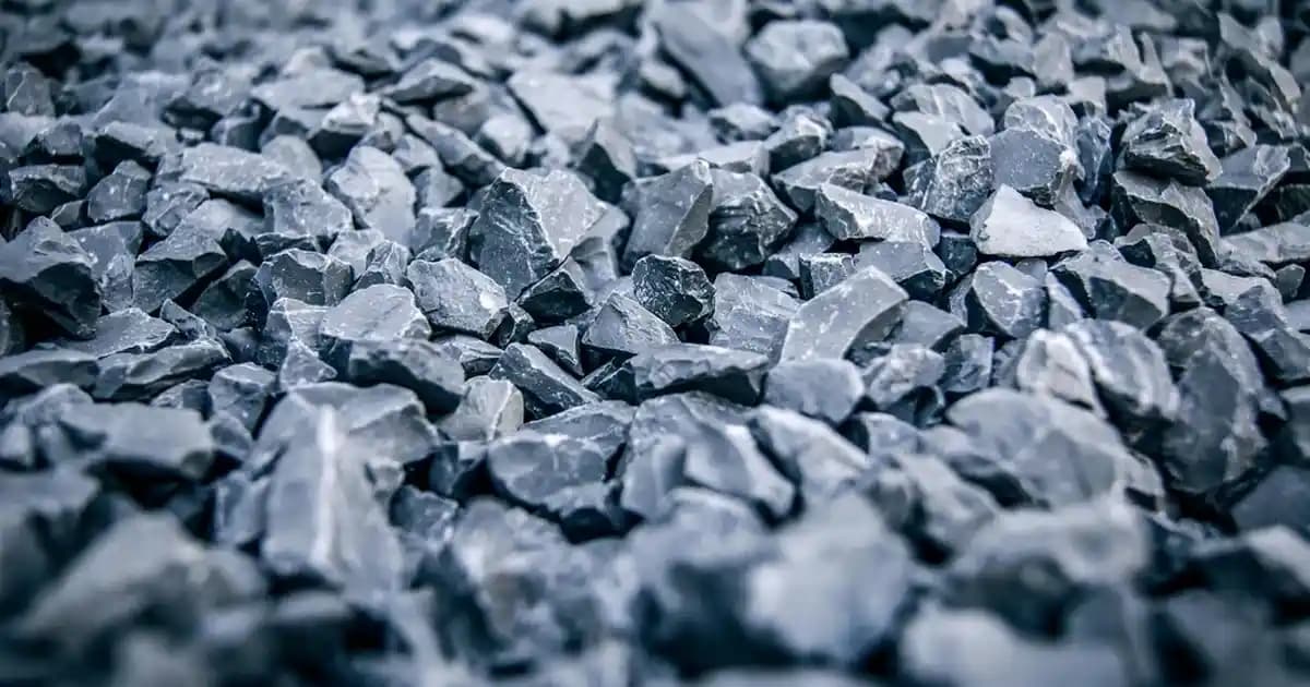 Büyük Seramik Vazolar: Dekorasyonunuza Şıklık ve Fonksiyonellik Katmanın Yolları