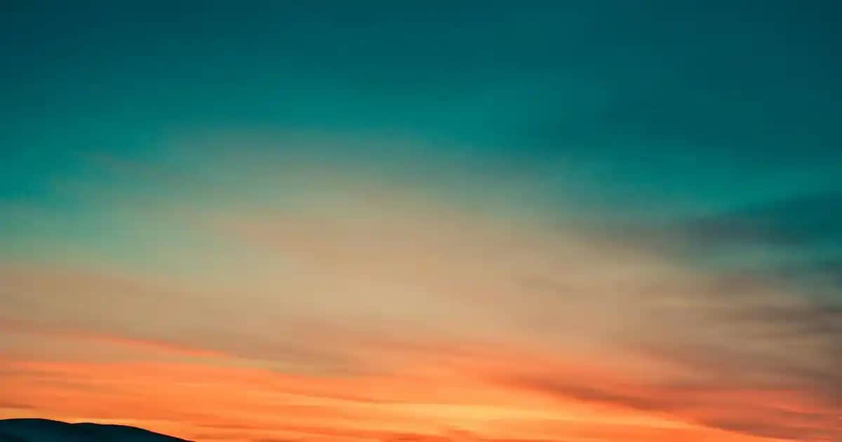 Cam Abajurlar ile Mekanlara Zarif ve Fonksiyonel Dekorasyon Çözümleri