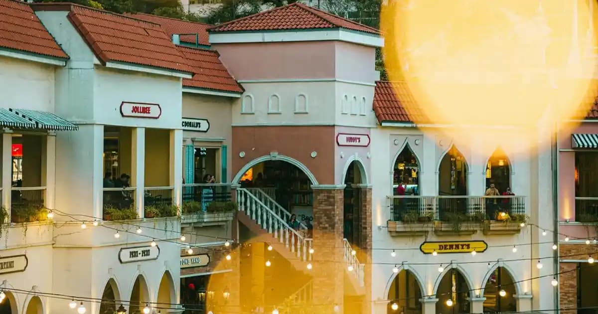 Dekoratif Duvar Aynası Seçimi ve Mekanlara Katkıları Hakkında Kapsamlı Rehber