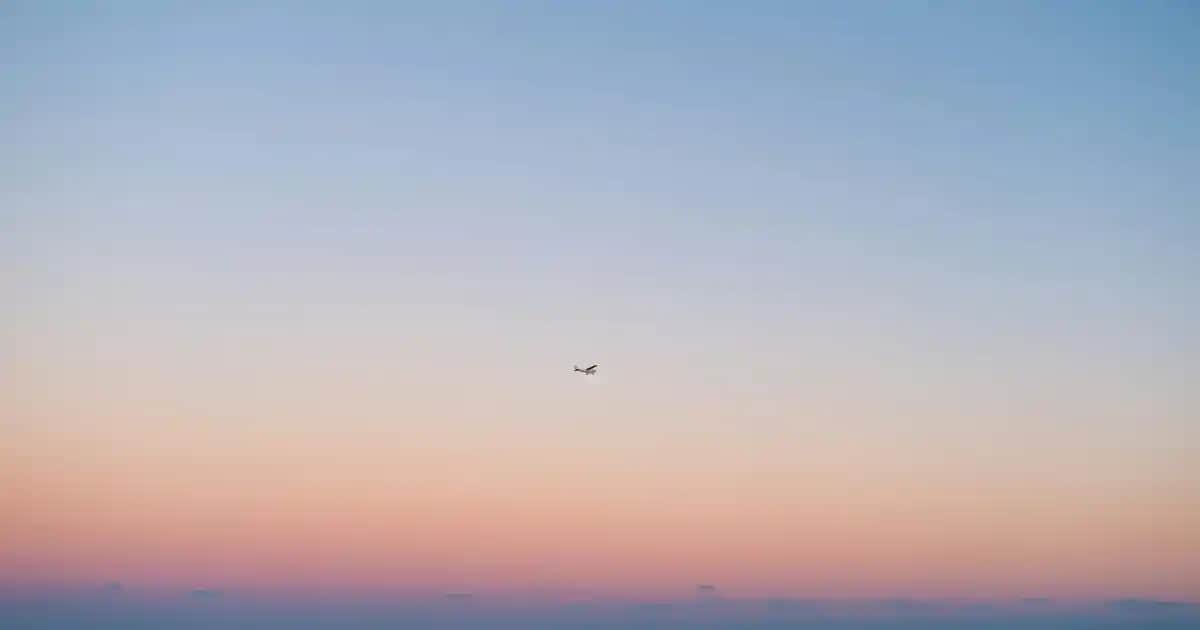 Düz Beyaz Tül Perde ile Şıklık ve Fonksiyonelliği Bir Arada Yaratın