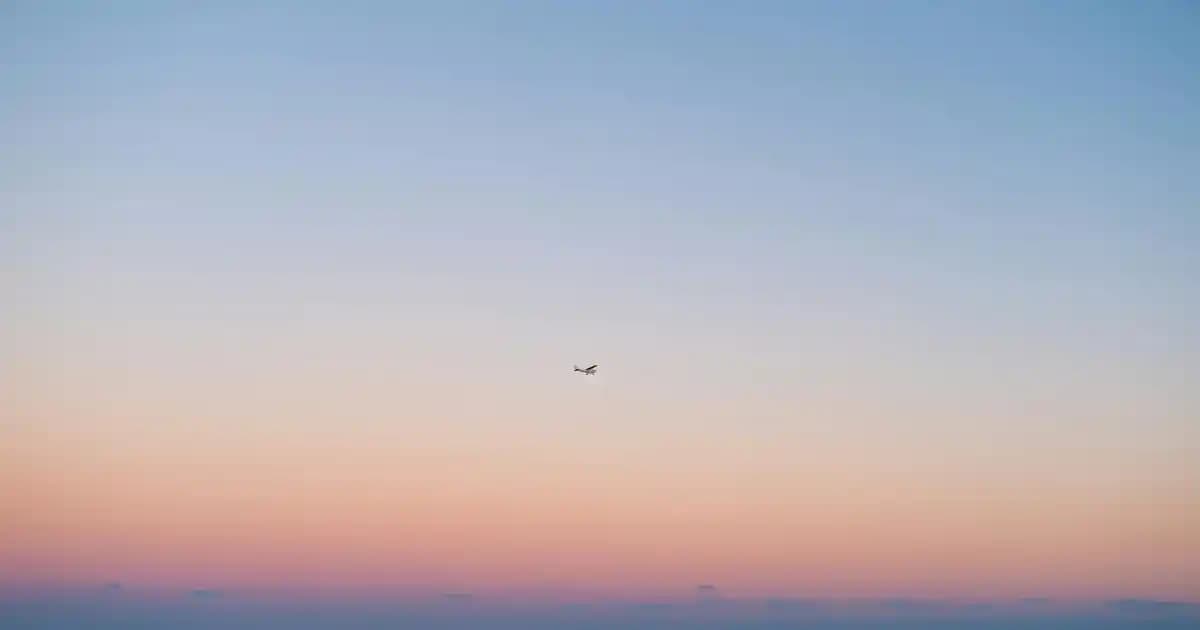 Düz Beyaz Tül Perde ile Şıklık ve Fonksiyonelliği Bir Arada Yaratın