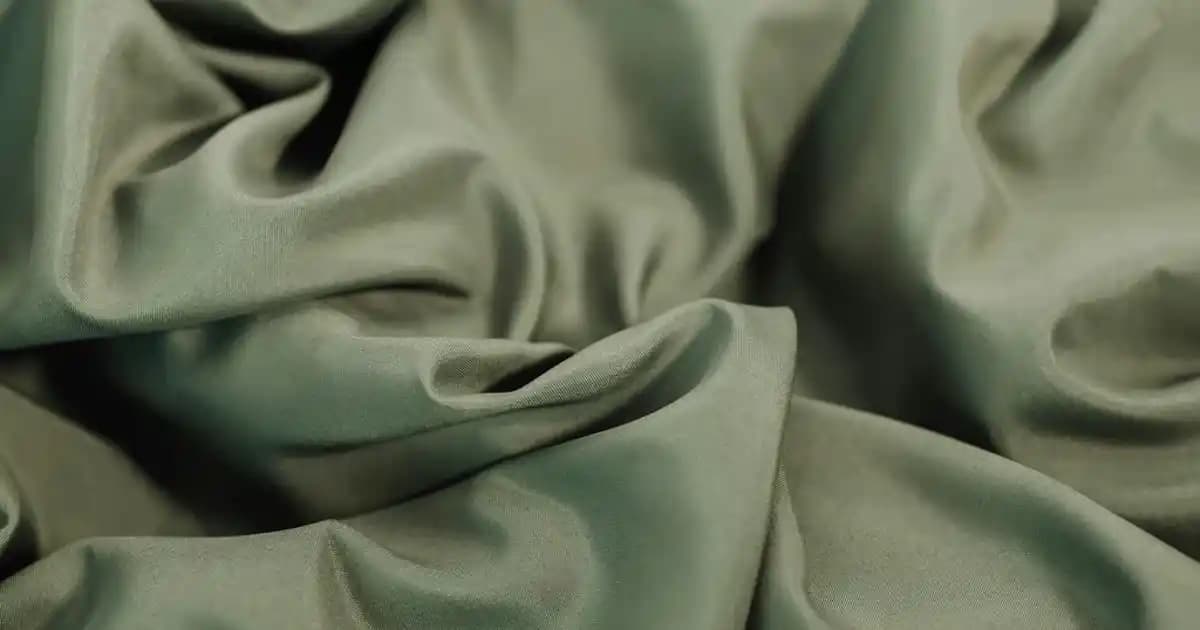 Kalpli Avize Modelleri ile Evinize Romantik ve Şık Bir Atmosfer Yaratın