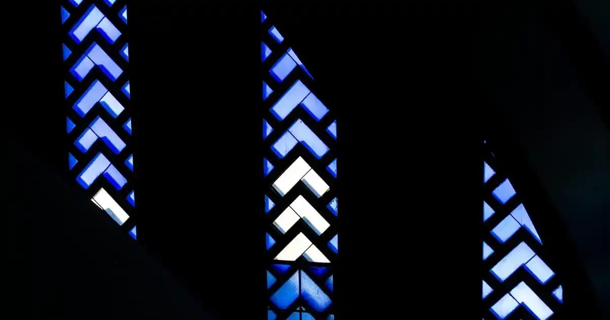 Keten Yatak Başlığı ile Yatak Odalarınıza Zarif ve Doğal Bir Dokunuş