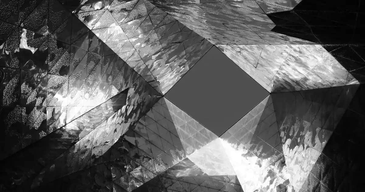 Kırık Aynalar ile Modern ve Yaratıcı Dekorasyon Fikirleri ve Uygulama Önerileri