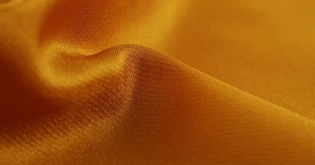 Loreto Masa: Modern ve Şık Tasarımıyla Dekorasyonunuza Fark Katın