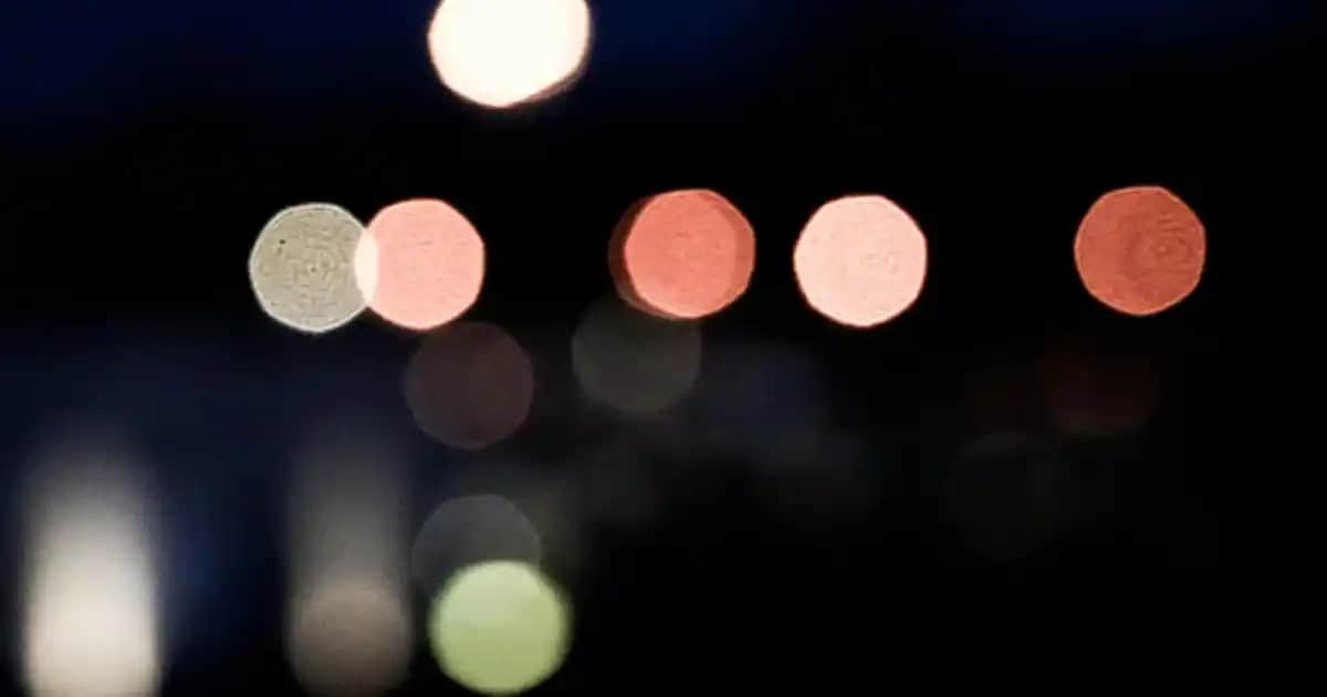 Masa Üstü Yapay Çiçekleri ile Dekorasyonunuza Şıklık Katmanın Yolları