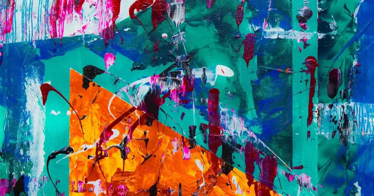 Masa Üstü Yapay Çiçeklerle Dekorasyonun Estetik ve Pratik Yönleri