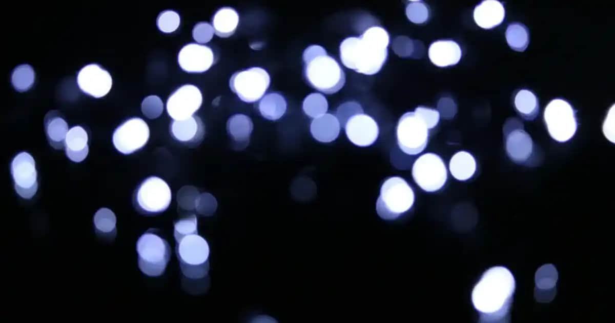 Mavi Abajur ile Dekorasyonunuza Şıklık ve Ferahlık Katmanın Yolları