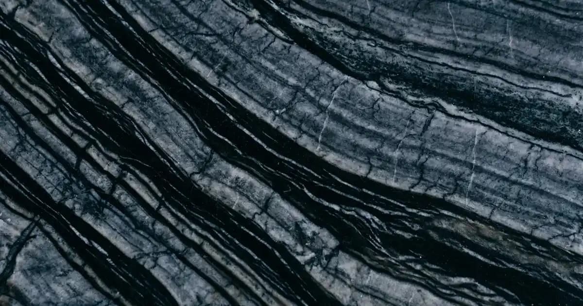 Metal Duvar Tablosuyla Mekanlarınıza Modern ve Kalıcı Dekorasyon Çözümleri