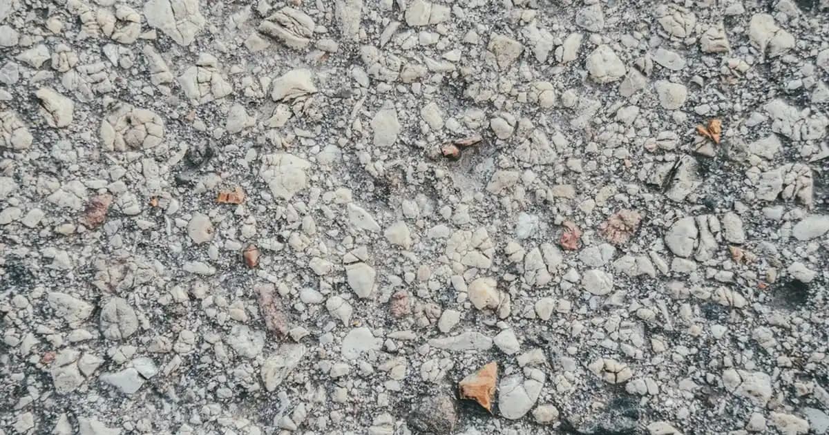 Modern Ayaklı Abajurlar ile Dekorasyonunuza Şıklık ve Fonksiyonellik Katın