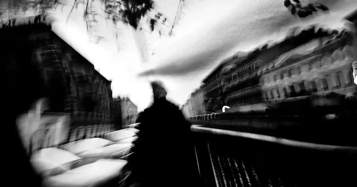 Oval Aynalı Banyo Dolabı Seçimi ve Dekorasyonda Kullanım İpuçları