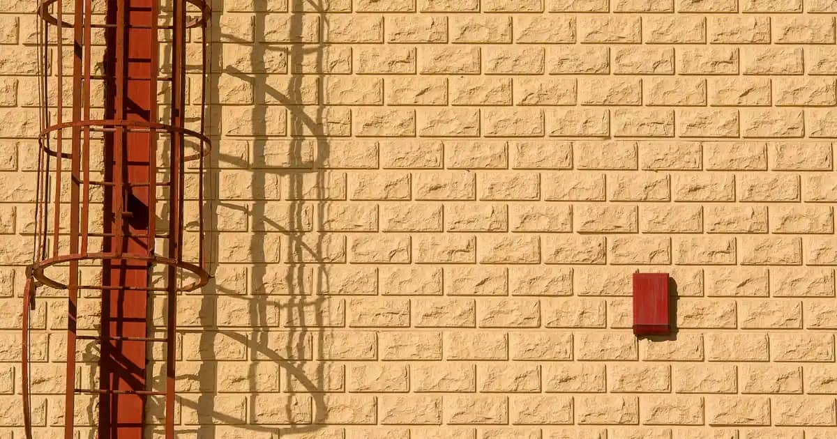 Rattan Aynalar: Doğal Malzeme ve Estetiğin Modern Dekorasyondaki Yeri