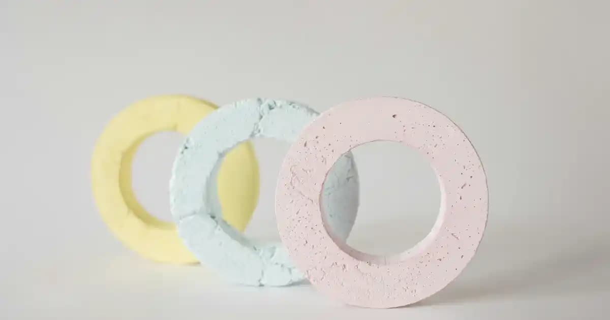 Salon Yemek Masası Dekorasyonu İpuçları ve Trendler: Şıklık ve Fonksiyonellik Bir Arada