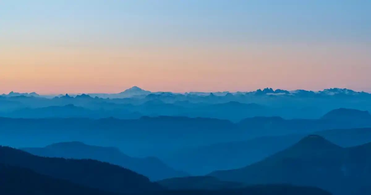 Vintage Yemek Masası Seçerken Dikkat Edilmesi Gerekenler ve Dekorasyon İpuçları