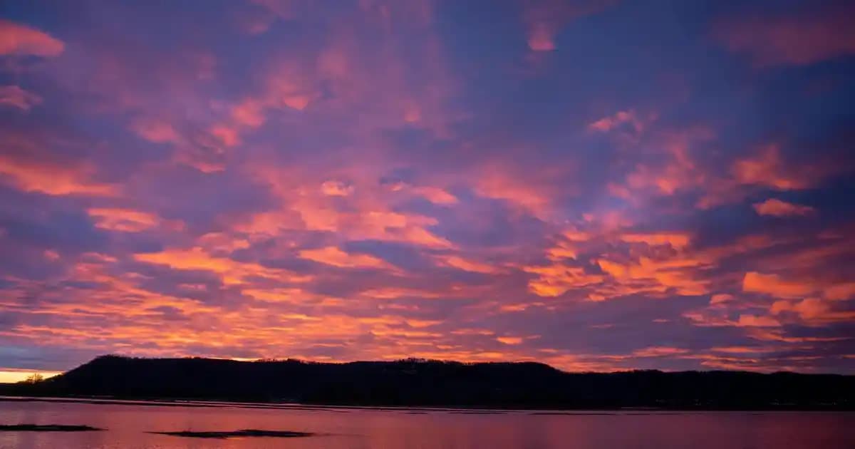 Yatak Odası Avizesi Seçimi ve Dekorasyon İpuçları: Estetik ve Fonksiyonel Tavsiyeler