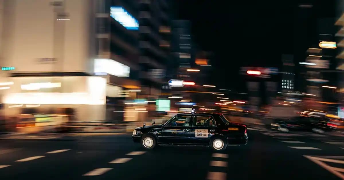 Yuvarlak Cam Orta Sehpa ile Modern ve Şık Dekorasyon Çözümleri