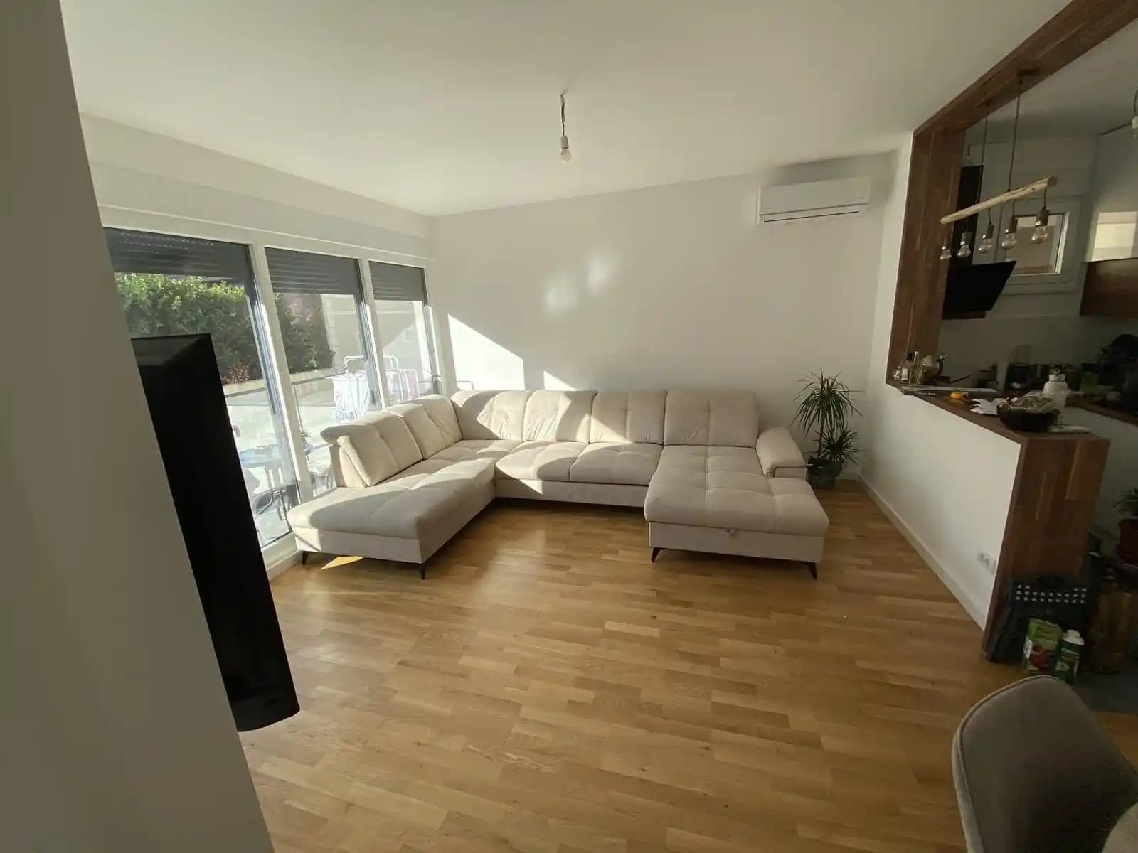 Kanepe Üstü Duvar Dekorasyonunda Oranlar, Tasarım ve Işıklandırma Önerileri