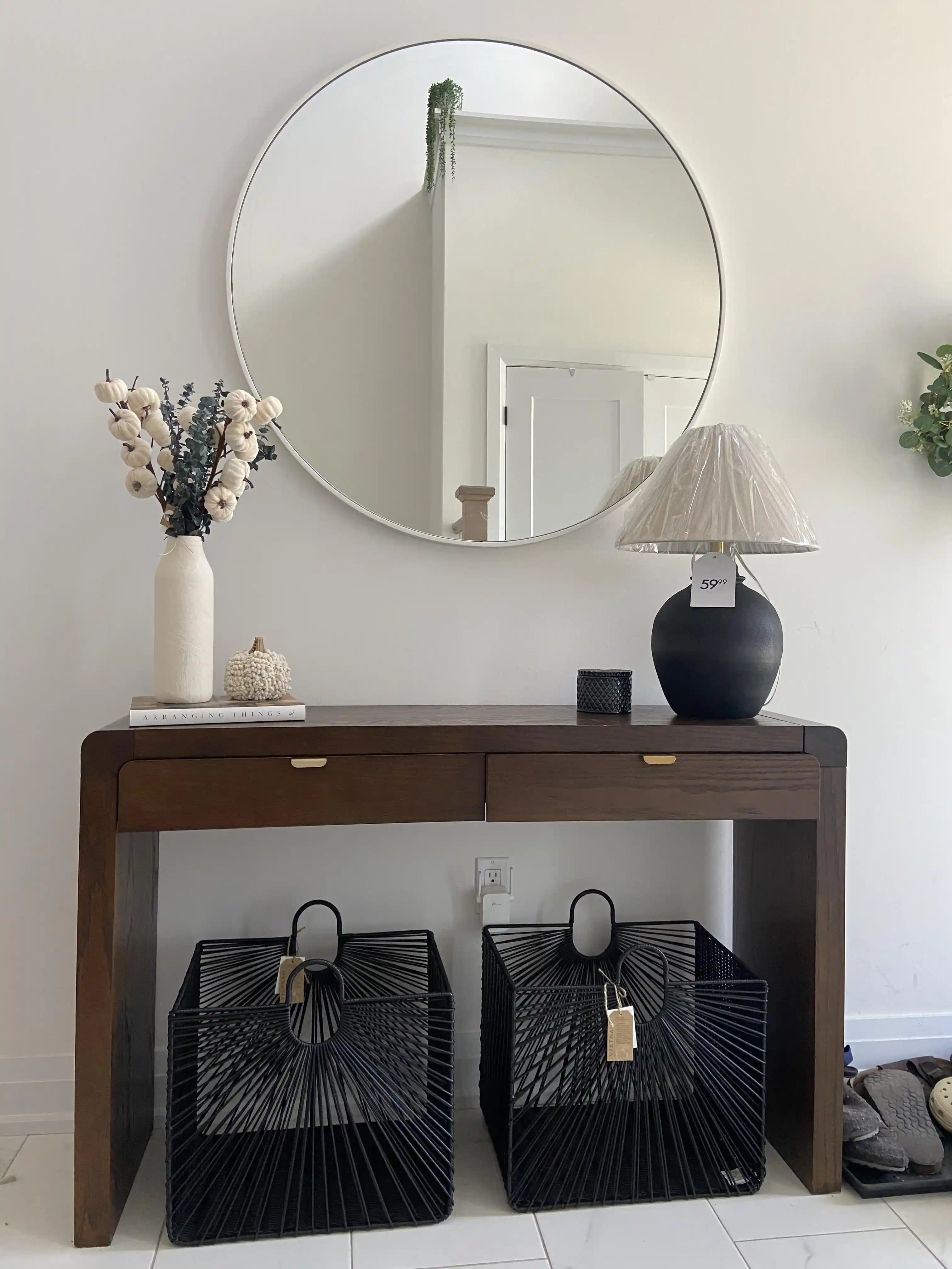 Konsol Masası Dekorasyonunda Denge, Renk Uyumu ve Aksesuar Seçimi İpuçları