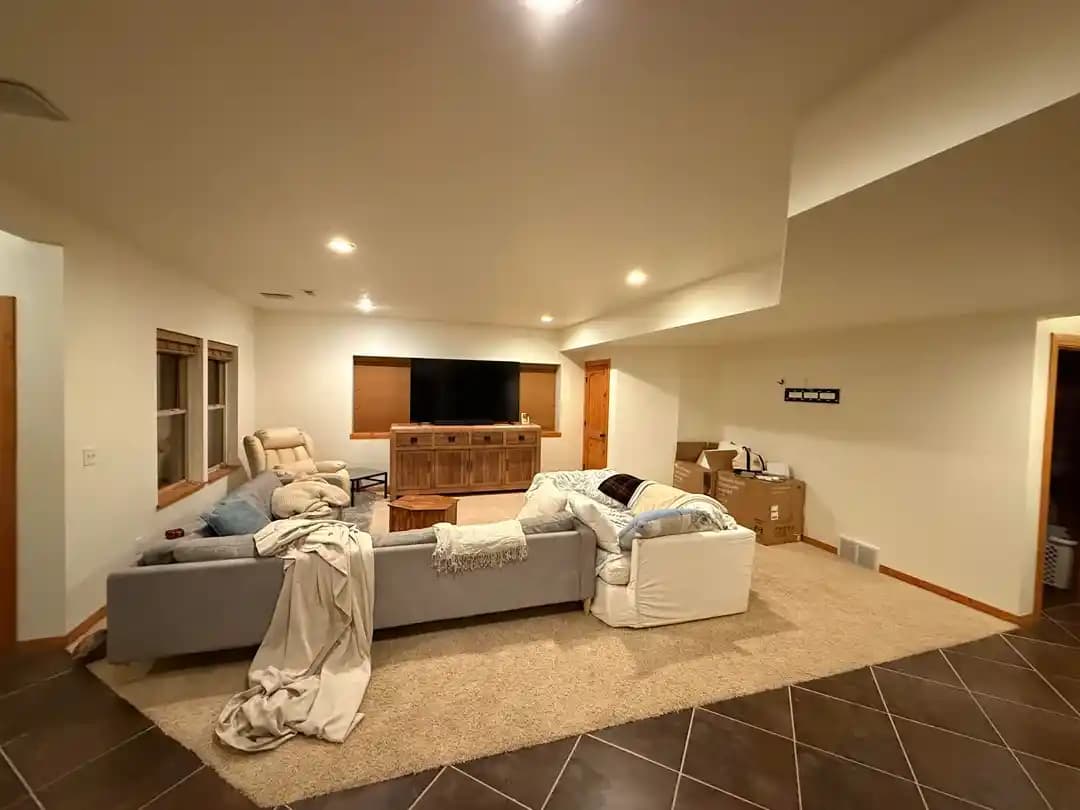 Oturma Odasında Televizyon Yerleşimi ve Dekorasyonunda Konforlu ve Estetik Çözümler