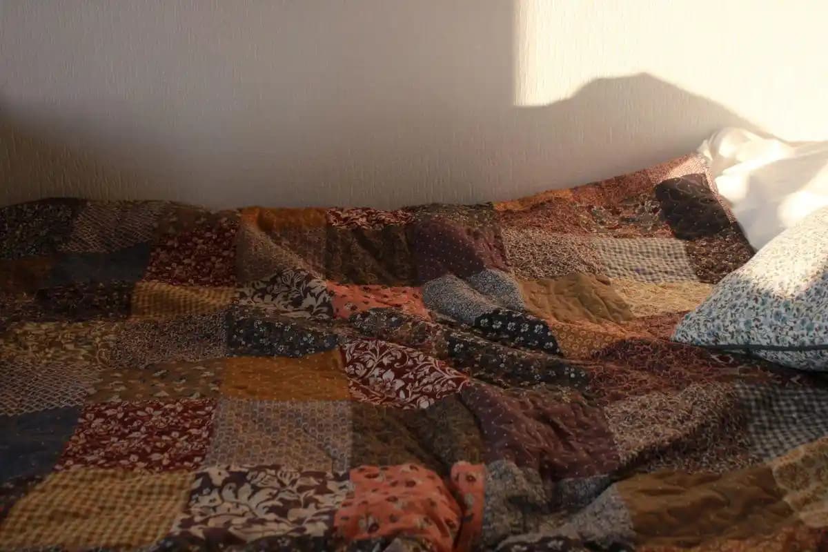 Patchwork Yorgan ve Battaniyeler: Nerelerde Bulunur ve Nasıl Yapılır?