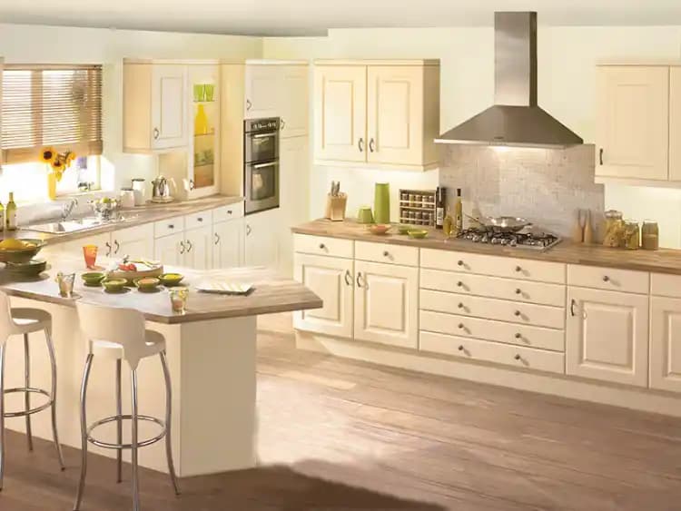 St. Cecilia Granit Tezgahlar İçin Evergreen Fog Dolap Renk Seçimi ve Uyum Önerileri