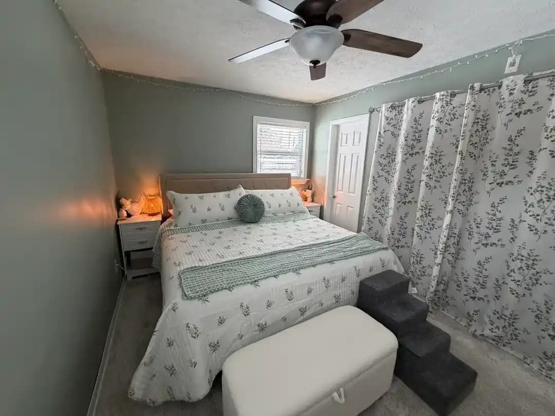 Yatak Odası Duvar Dekorasyonunda Estetik ve Fonksiyonel Asimetrik Yaklaşımlar