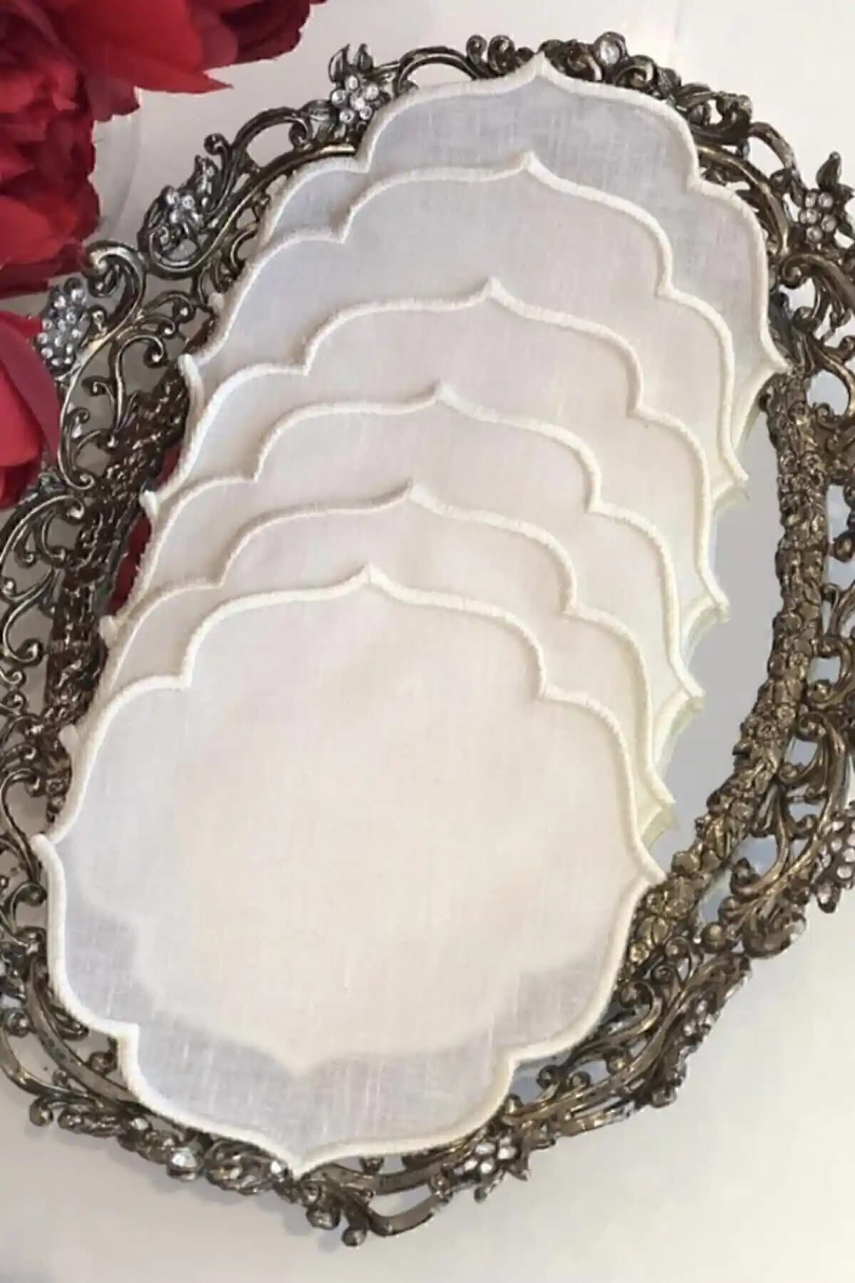 Kokteyl Peçeteleri Karşılaştırması: Hyatt Concept ve WEARE2 Modellerinin Özellikleri