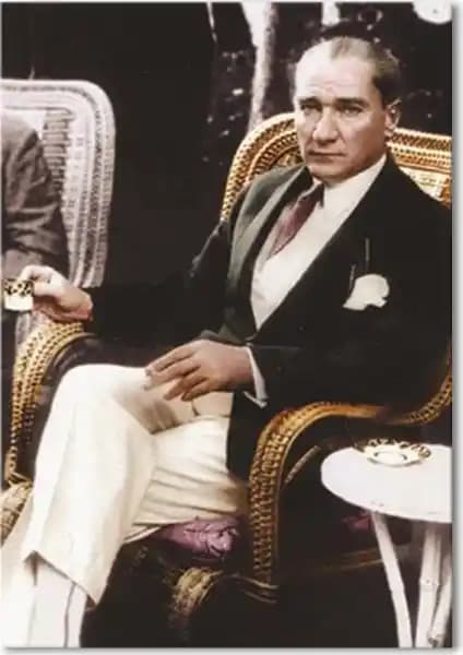 Dementia Art Kanvas Tablo Karşılaştırması: Atatürk ve İstanbul Kız Kulesi Tasarımları