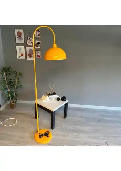 Bamyum Lambader: Modern ve Fonksiyonel Metal Zemin Lambası Hareketli Başlıkla