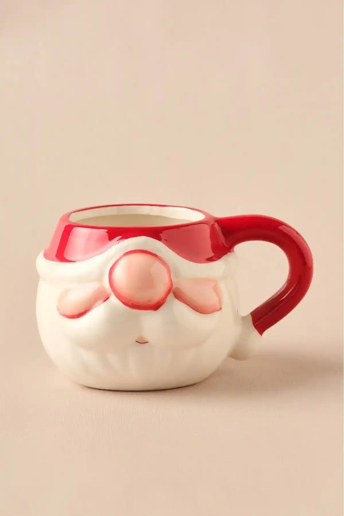 Karaca New Year Yılbaşı Kabartmalı 450 ml Seramik Mug Kupa ile Şıklık ve Fonksiyonellik