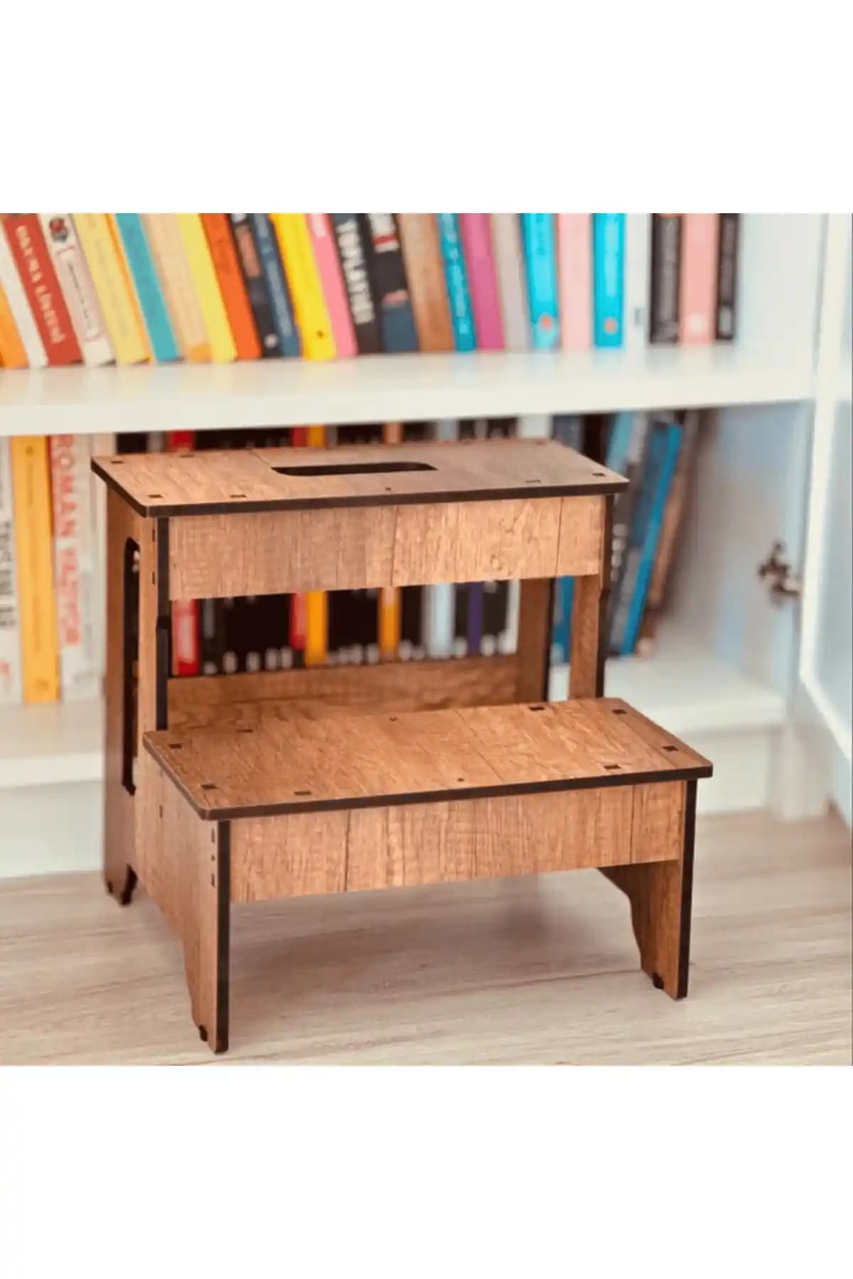 Vigo Wood İki Basamaklı Tabure: Dayanıklı, Estetik ve Fonksiyonel Ahşap Tasarım