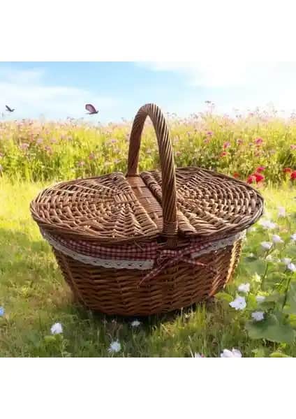 Adelya Hasır Kulplu ve Kapaklı Piknik Sepeti Doğal Malzeme ve Şık Tasarım Özellikleri